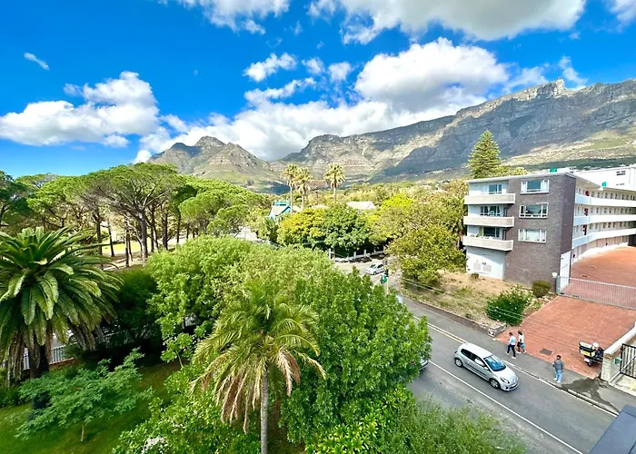 Breathtaking Table Mountain View Apartment In The Heart Of Gardens