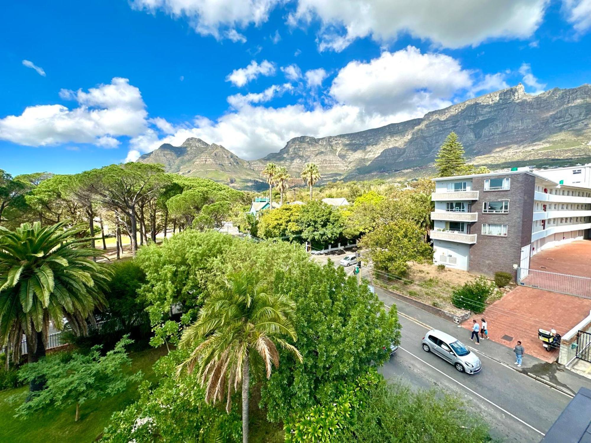 Apartment Breathtaking Table Mountain View In The Heart Of Gardens